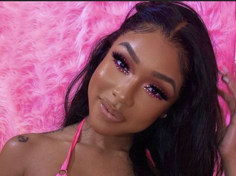 Pink Makeup Looks Black Women, Bday Fits, Birthday Makeup Looks, Face Beat Makeup, Rhinestone Makeup, Selfie Inspo, Makeup For Black Skin, Barbie Makeup, Brown Skin Makeup