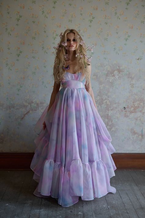 Silk Dressing Gown, Dream Prom, Like A Butterfly, Corset Skirt, Puff Dress, Roman Holiday, Full Length Gowns, Dress Boutique, Movie Star