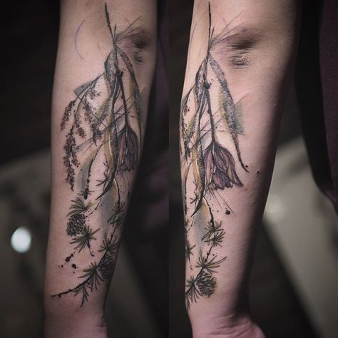 Lovely forearm tattoo love the dried flower look Traditional Tattoo Music, Ocean Sleeve Tattoos, Punk Edits, Wife Tattoo, Flower Bouquet Tattoo, Mother Nature Tattoos, Tatoo Inspiration, Small Forearm Tattoos, Tattoo Forearm