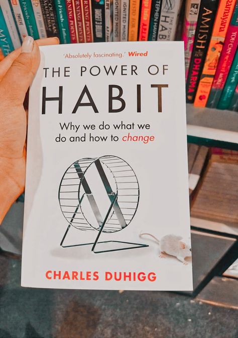 Intelligent Books, The Power Of Habit, Power Of Habit, Building Habits, Books To Read In Your 20s, Better Habits, Empowering Books, Best Self Help Books, Healing Books