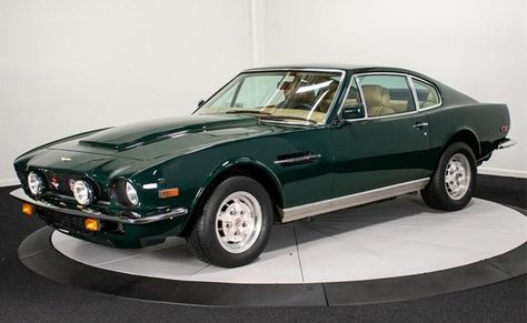 1982 Aston Martin Lagonda, Aston Martin Lagonda 1982, Aston Martin Green, Dark Green Car, Chiara Core, Green Aston Martin, Vintage Aston Martin, Dark Green Exterior, Vw Super Beetle