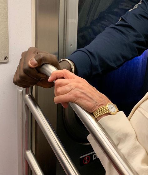 Brooklyn-Based Photographer Hannah La Follette Ryan Has, For The Past 5 Years, Captured The Hands Of Passengers On The NYC Subway Subway Hands, Subway Photos, Photography Hands, Touch Hand, Guilty Conscience, Vogue Beauty, Nyc Subway, Sound Design, Photo Dump