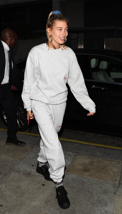 Haylie Bieber, Gym Chic, Hailey Rhode Baldwin, Hailey Bieber Style, Hailey Baldwin Style, Streetwear Fits, Chill Fits, Lazy Day Outfits, Cold Weather Fashion