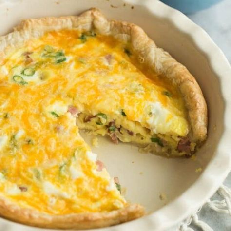 Puff Pastry Ham And Cheese, Puff Pastry Quiche, Ham Quiche Recipe, Recipes Using Puff Pastry, Savory Brunch Recipes, Cheese Quiche Recipe, Mini Quiche Recipes, Ham And Cheese Quiche, Quiche Lorraine Recipe