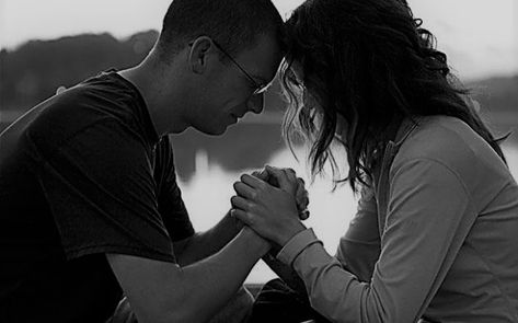 Praying Couple Aesthetic, Praying Couple Photography, Couple Worshipping Together, Couples Praying Together, Praying Photography, Couple Praying Together, Praying Couple, Family Praying, Stand In The Gap