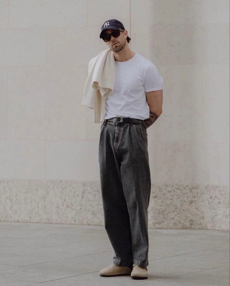 Birkenstock Boston Outfit Men, Daniel Simmons, Chinos Men Outfit, Birkenstock Boston Outfit, Men's Street Fashion, Boston Outfits, Minimalist Streetwear, Aesthetic Outfits Men, Classy Outfits Men