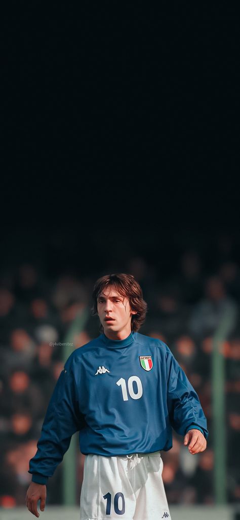 Andrea Pirlo imagen 4K https://twitter.com/j4vibenitez/status/1794128338170085606?s=19 90s Football Aesthetic, Pirlo Wallpapers, Retro Football Wallpaper, Football Wallpapers 4k, Football 4k, Old Football Players, Young Messi, Soccer Wallpaper, Cristiano Ronaldo Young