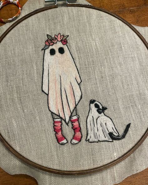 Pdf Embroidery Pattern, Erasable Pen, Portrait Embroidery, Halloween Embroidery Designs, Creativity Art, Hoop Embroidery, Color Guide, Halloween Embroidery, Spooky Designs