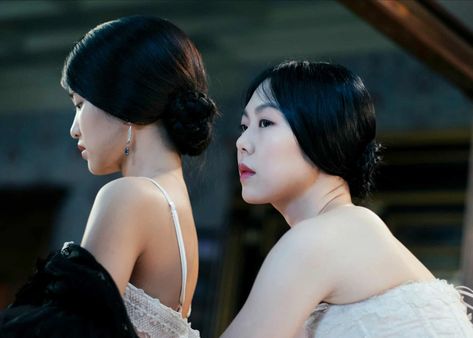 Lesbian Netflix - 20 Unmissable Movies & TV Shows - Our Taste For Life The Handmaiden, Kim Min Hee, Tru Love, Ellen Page, Mulholland Drive, Female Directors, Romantic Comedy Movies, True Romance, Love Scenes