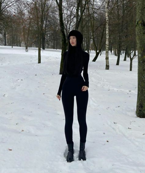 Gothic Winter Outfit, Winter Goth Outfits, Goth Girl Outfits, Black Outfit Winter, Quotes Wallpaper For Mobile, Casual Goth, Wallpaper For Mobile, Bible Quotes Wallpaper, Swaggy Outfits