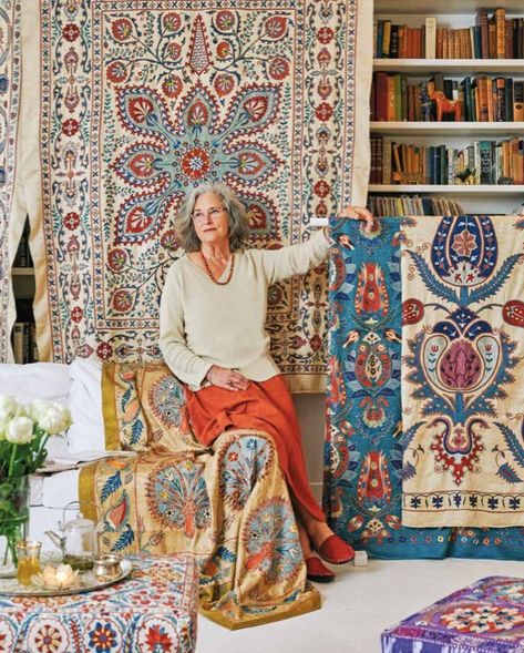 Bukhara to Cape Town: Suzani Textiles Suzani Textile, Morrocan Rugs, Ethnic Living Room, Eclectic Chic, Home Decor Indian, Suzani Fabric, Living Room Redo, Flying Carpet, Bohemian Room