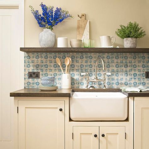 kitchen splashback ideas 3 Back Splashback Kitchen, Back Splashback Kitchen Ideas, Splashback Kitchen Ideas, Tile Splashback Kitchen, Kitchen Splashback Ideas, Splashback Ideas, Splashback Kitchen, Kitchen Splash Back, Kitchen Splashback Tiles