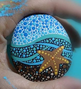 Mandala Painted Rocks, Mandala Rock Art, Rock Painting Ideas, Stone Art Painting, Painted Rocks Kids, Painted Rocks Craft, Painted Rocks Diy, Rock Painting Ideas Easy, Rock Painting Patterns