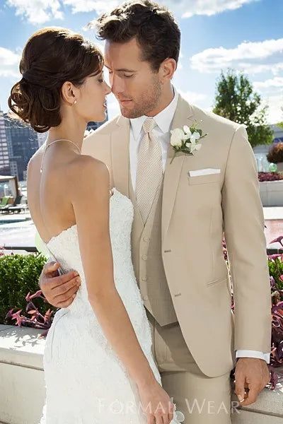 Tan Tuxedo, Tan Bridesmaids, Tan Suit, Beige Wedding, Wedding Suits Groom, Groom Tuxedo, Groomsmen Suits, Tuxedo Wedding, Groomsmen Attire