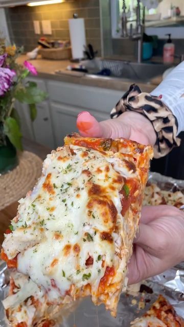 MelissaJoRealRecipes on Instagram: "Part 3 of my $4.99 @costco rotisserie chicken series! Let’s make French bread chicken parmesan pizza! I bought the French bread and the @raoshomemade marinara from Costco as well! It comes in a loaf of 2! I froze the other loaf! Here’s what you do! Slather lots of softened butter over the bread and shake on some garlic powder, salt, and cracked black pepper! Toast at 400 in oven just until lightly toasted! Then layer: Provolone, marinara sauce, fresh chopped French Bread Chicken Parmesan Pizza, French Bread Chicken, Make French Bread, Chicken Parmesan Pizza, Breaded Chicken Parmesan, Keto Sandwich, Chicken Rotisserie, Bread Chicken, Costco Rotisserie Chicken