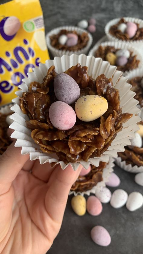 Easter Nests Cadbury Egg Nest Cookies, Cornflake Easter Nests, Bird Nest Dessert Easter Treats, No Bake Easter Birds Nest Cookies, Easter Egg Nest Cake Nigella, Birds Nest Cookies, Mini Eggs Cookies, Easter Nests, No Egg Cookies