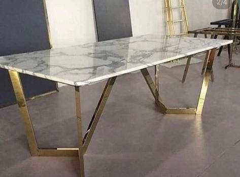 Dinning Tebal Design, Dinning Tebal, Wallpaper Ideas Dining Room, Luxury Dining Table Design, Aesthetic Dining Table, Dining Table With Marble Top, Glass Dinning Table, Dining Table Design Modern, Dining Room Paint Colors