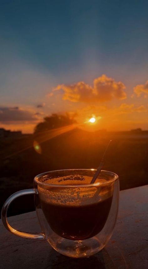 Coffee Sunrise, Morning Coffee Photography, Sunrise Coffee, Desserts In A Glass, Travel Pose, Couple Coffee, Awareness Poster, Afternoon Coffee, Coffee Pictures