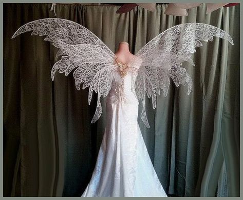 Fairy wedding fashion Madison Style, Mode Editorials, Fairy Wedding, Fantasy Gowns, Fantasy Costumes, Fairy Costume, Fairy Wings, Fantasy Dress, Bridesmaid Flowers