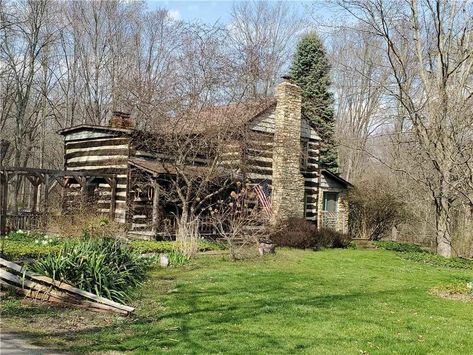 c.1850's Historic Log Cabin For Sale W/Garage on 3 Pretty Acres Pulaski,PA $299,000 - Country Life Dreams Country Log Cabin, Log Homes For Sale, Log Cabin Sheds, Log Cabins For Sale, Ohio House, Old Cabins, Log Home Living, Life Dreams, Old Abandoned Houses