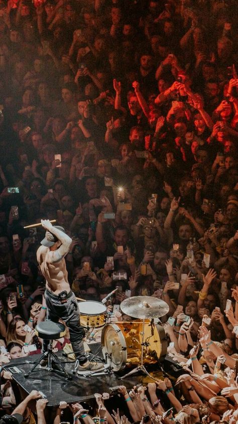 Tyler Y Josh, Where Did You Sleep Last Night, Drums Wallpaper, Rock Music Festival, Twenty One Pilots Wallpaper, Concert Crowd, Drums Art, Live Music Photography, Music Motivation