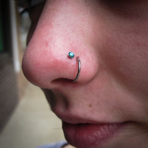 Dual Nostril Piercing, Double Nostril Piercing Same Side, Alt Piercings, Double Nostril, Double Nostril Piercing, Nose Jewels, Pretty Piercings, Double Nose Piercing, 20 Outfits