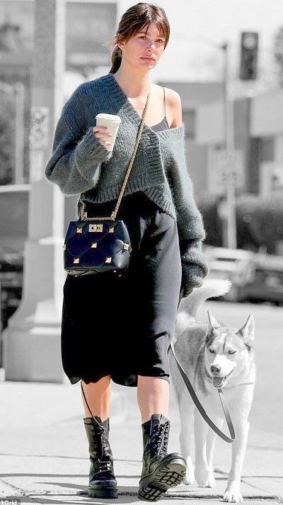 Camila Morrone, Black Slip Dress, Looks Street Style, 가을 패션, Black Slip Ons, West Hollywood, Upcycle Clothes, Black Skirt, Cute Casual Outfits