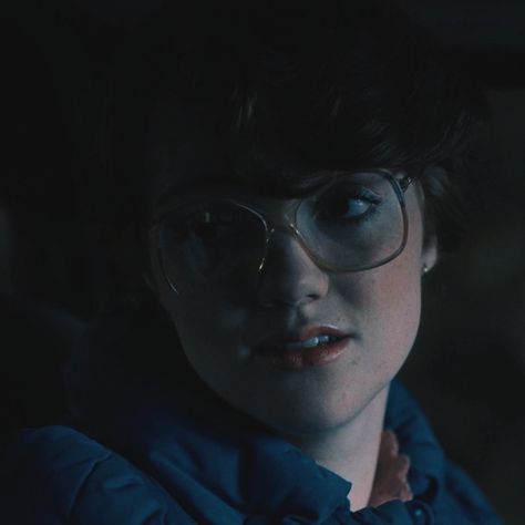 Barbara Holland, Stranger Things Icon, Barb Stranger Things, Matthew Modine, Jonathan Byers, Duffer Brothers, Elle Woods, Stranger Things Aesthetic, Joe Keery