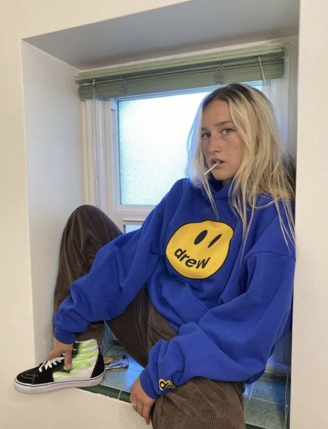 Blue Hoodie Outfit, Hoddies Outfits, Hoody Outfits, Drew House, Hoodie Aesthetic, Streetwear Fashion Women, Hoodie Outfit, Indie Outfits, Indie Fashion