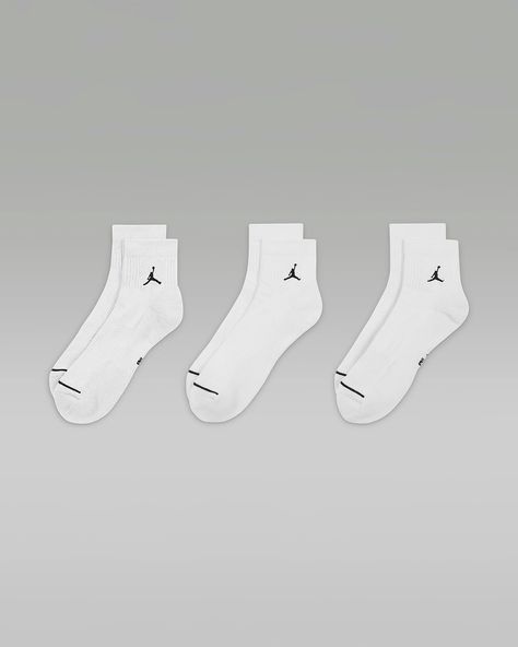 Jordan Everyday Ankle Socks (3 Pairs). Nike.com Jordan Socks, Girls Socks, Ankle Socks, Stylish Outfits, White Black, White And Black, Jordan, Free Delivery, Socks