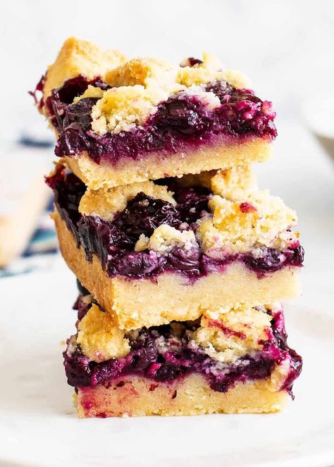 Blueberry Crumb Bars Blueberry Lemon Bars, Lemon Blueberry Bars, Blueberry Crumb Bars, Bar Treats, Blueberry Bars, Crumb Bars, Sweet Cooking, Crumble Bars, Easy Blueberry