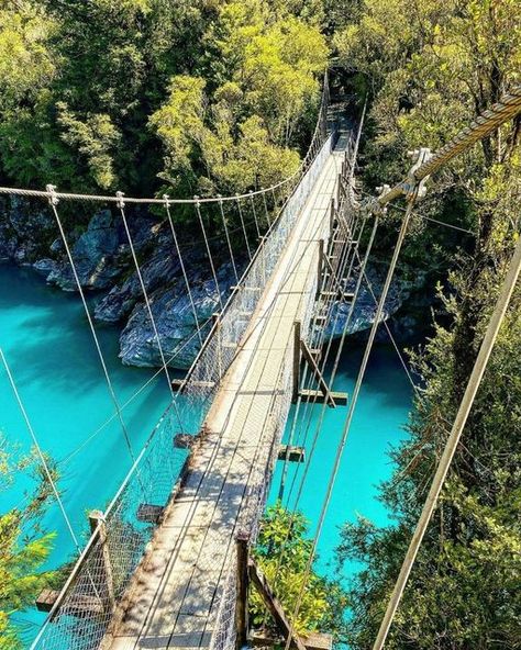 West Coast, New Zealand on Instagram: "Have you ever wondered how the water in Hokitika Gorge is so turquoise-blue? 💙 The color of the water is created by high levels of glacial flour, made up of fine particles of rock that have been ground down by glaciers. The particles are so small that they scatter light in all directions, giving the water its stunning turquoise-blue color #WestCoastNZ 🏔🌿🌊 __________________ 📸: @get_lct #hokitikagorge #hokitika #nzmustdo #southislandnz #newzealandtrave Hokitika New Zealand, Turquoise Blue Color, New Zealand Travel, Gap Year, High Level, Have You Ever, Turquoise Blue, West Coast, New Zealand