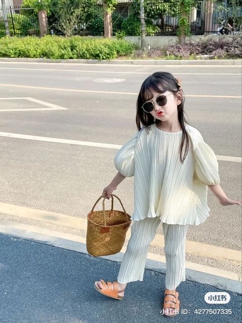 Kids Ootd Girl, Preppy Kids Outfits, Kids Fashion Inspiration, Handmade Baby Clothes, Clothes Korean Style, Dresses Kids Girl