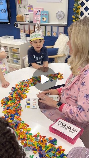 29K views · 1.6K likes | Kayla Hair on Instagram: "My crack the code games we love using as an early finisher, center, high frequency word game, etc.

I always try to introduce new activities in small groups to make sure the students understand how to play but also expand on it. I had them put the word into a sentence so we could also focus on sentence structure and handwriting." High Frequency Words Games, Kindergarten Intervention, High Frequency Word Games, High Frequency Words Activities, Cvce Words, Sentence Structure, High Frequency Words, A Sentence, Word Activities