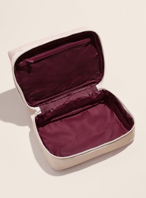 Walmart Beauty Products, Makeup Travel Bag, Rare Beauty By Selena Gomez, Natural Everyday Makeup, Makeup Travel, Beauty Sponge, Bag Makeup, Rare Beauty, Bags Aesthetic