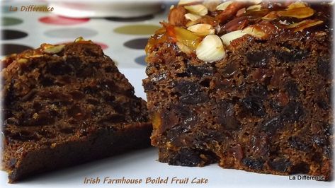 Mary Berry Tray Bakes, Light Fruit Cake Recipe, Jul Kaka, Fruit Cake Recipe Easy, Light Fruit Cake, Boiled Fruit Cake, Irish Farmhouse, Fruit Cake Recipe Christmas, Hp Sauce