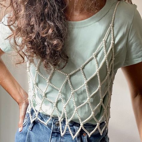 Beads Clothes, Beaded Crop Top, Cutout Tank Top, Diy Vetement, Body Chains, Chain Top, Beaded Top, Looks Chic, Beaded Bags