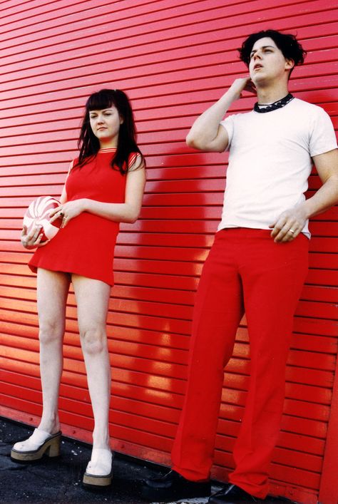 the White Stripes + red, white & peppermint candy = signature style White Stripes Band, Meg White, The White Stripes, Jack White, Indie Rock, American Dream, Red Aesthetic, All Music, My Favorite Music