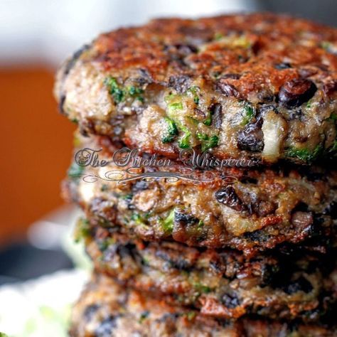 The Best Damn Veggie Burger. This burger is packed full of veggies and seasonings that makes it taste like a real beef burger! Whether you're a vegetarian or a carnivore you'll love this burger! | Thekitchenwhisperer.net #vegetarian #veggieburger #burger #veggieburgers #mushroomburger #blackbeanburger #bestburger #healthyeating #healthyfood #mealprep #mushrooms Veggie Burgers Recipe, Stuffed Portabella Mushrooms, Resep Diet, Veggie Burgers, Vegan Burgers, Tasty Vegetarian Recipes, Veggie Burger, Meatless Meals, Veggie Dishes