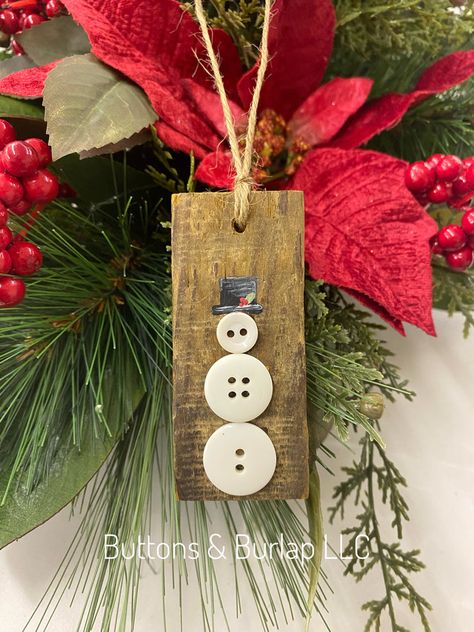 Made out of old tobacco lath, these snowmen ornaments are made with vintage white buttons. The wood is cut to 3.25" in height, and has twine attached to easily hang your ornaments. Choose one, or pick your enough for your whole family. Every button snowman varies in size on the ornament, as each vintage button is uniqu Button Snowman Ornament Diy, Snowman Woodslice Ornaments, Button Snowman Ornament, Your Enough, Button Snowman, Christmas Button Crafts, Vintage Buttons Crafts, Primitive Christmas Ornaments, Diy Snowman Ornaments