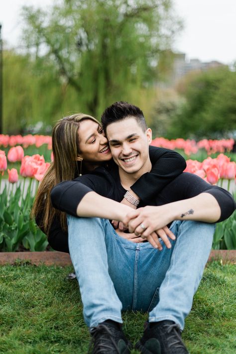 Tulip Season - Couples Photoshoot at Boston Public Garden Couple Photo Poses In Garden, Garden Couple Pose, Couple Pose In Garden, Garden Couple Photoshoot Ideas, Couple Photoshoot In Garden, Garden Couple Shoot, Garden Prenup Photo Shoot, Couple Poses In Garden, Couple Photoshoot Garden