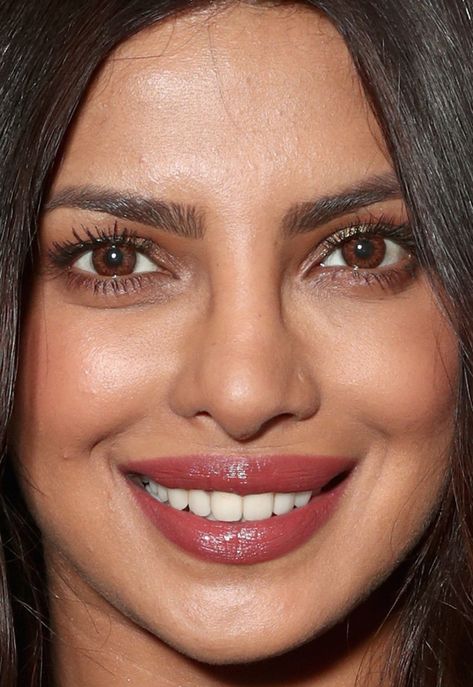 Nose Model, Priyanka Chopra Makeup, Priyanka Chopra Wedding, بريانكا شوبرا, Close Up Faces, Smile Smile, Actress Without Makeup, Mandy Moore, Celebrity Beauty