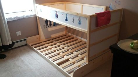 Ikea Hack Lit, Cama Ikea Kura, Kura Bed Hack, Ikea Kura Hack, Ikea Bed Hack, Trofast Ikea, Diy Toddler Bed, Cama Ikea, Ikea Kura Bed