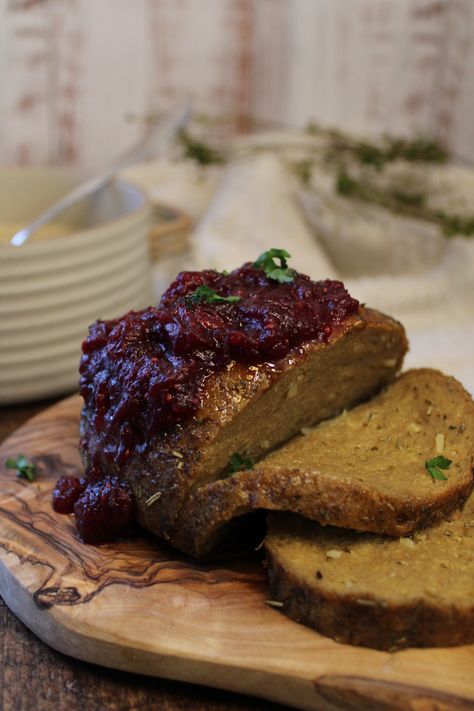 Tofu Roast, Crusted Tofu, Vegan Meat Recipe, Vegan Christmas Dinner, Vegan Tofu, Vegan Roast, Plant Based Dinner, Vital Wheat Gluten, Vegan Holidays