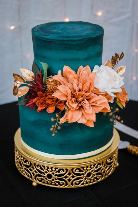 Teal And Burgundy Wedding Cake, Wedding Flowers Teal, Dark Teal And Rust Orange Wedding Cake, Teal And Orange Wedding Cake, Burgundy And Teal Wedding, Teal Wedding Ideas, Teal Fall Wedding, Teal Orange Weddings, Fall Wedding Cake Ideas