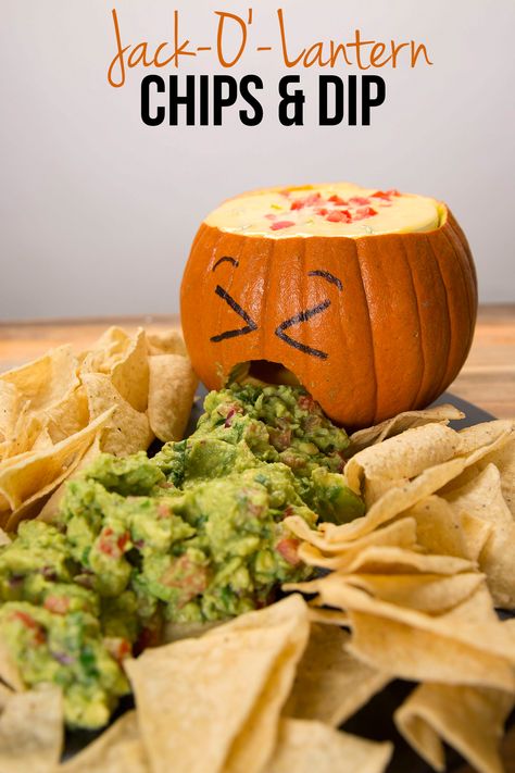 Jack-O' Lantern Chips & Dip Snack Halloween, Easy Halloween Party Food, Halloween Appetizers Easy, Recetas Halloween, Chips And Dip, Easy Halloween Party, Halloween Fest, Halloween Party Snacks, Halloween Appetizers