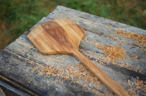 Wooden Pizza Paddle, Pizza Peel Diy, Earthen Oven, Pizza Oven Plans, Cob Oven, Pizza Paddle, Pizza Tools, Diy Pizza Oven, Wood Pizza