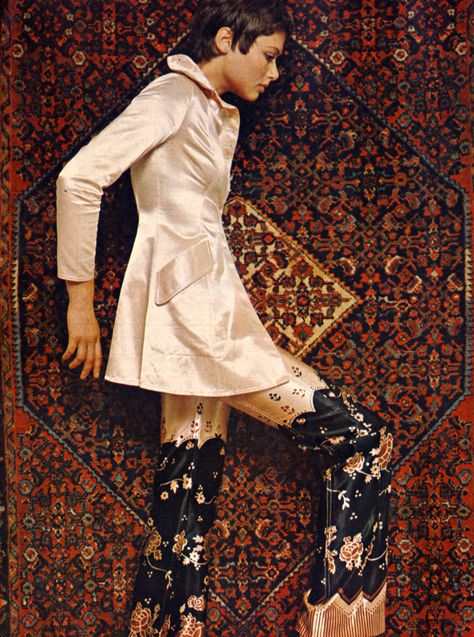 60s Pants, Louise Ebel, Ossie Clark, Fashion 1960s, Sixties Fashion, Retro Mode, 1970s Fashion, 1960s Fashion, Moda Vintage