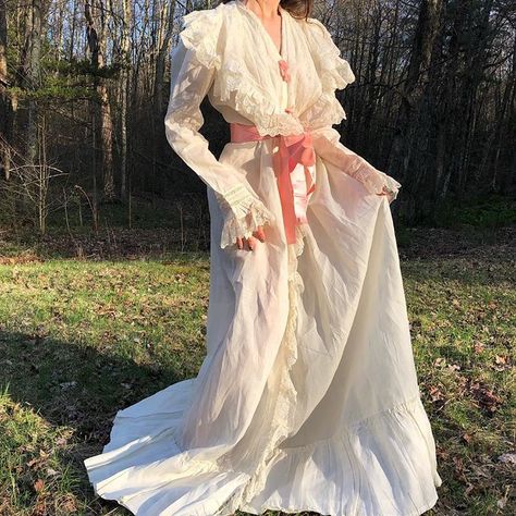 Victorian nightgown Victorian Nightgown Aesthetic, Victorian Loungewear, Vintage Nightgown Victorian, Nightgown Aesthetic, Textiles Nature, Fantasy Nightgown, Old Gowns, Learning Fashion, Gown Victorian