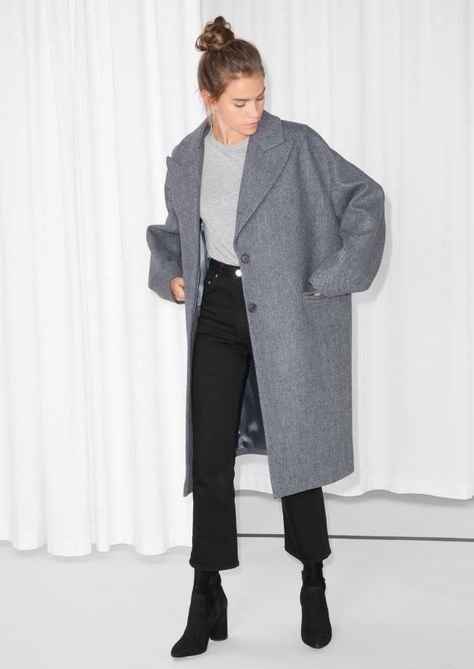 & Other Stories image 1 of Wool Blend Oversized Coat in Grey Grey Coats Outfit, Oversized Coat Outfit, Grey Coat Outfit, Wool Coat Outfit, Mantel Outfit, Minimalist Moda, Pants Boots, Oversized Coats, Oversized Wool Coat